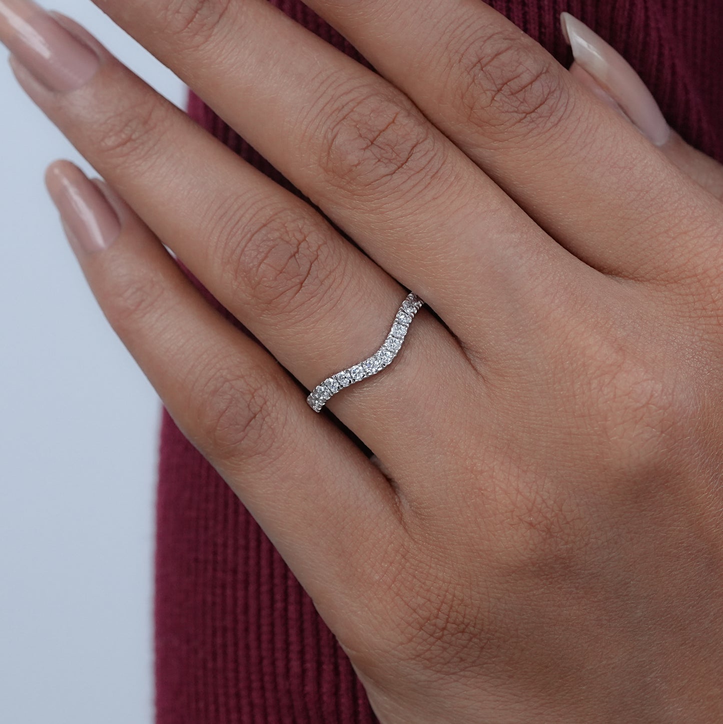 Round Cut Lab Diamond Curved Band