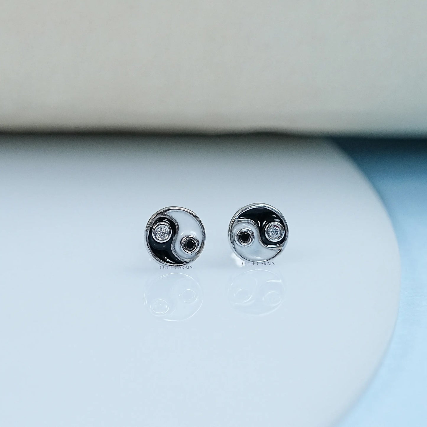 Yin Yang Round Diamond Enamel Stud