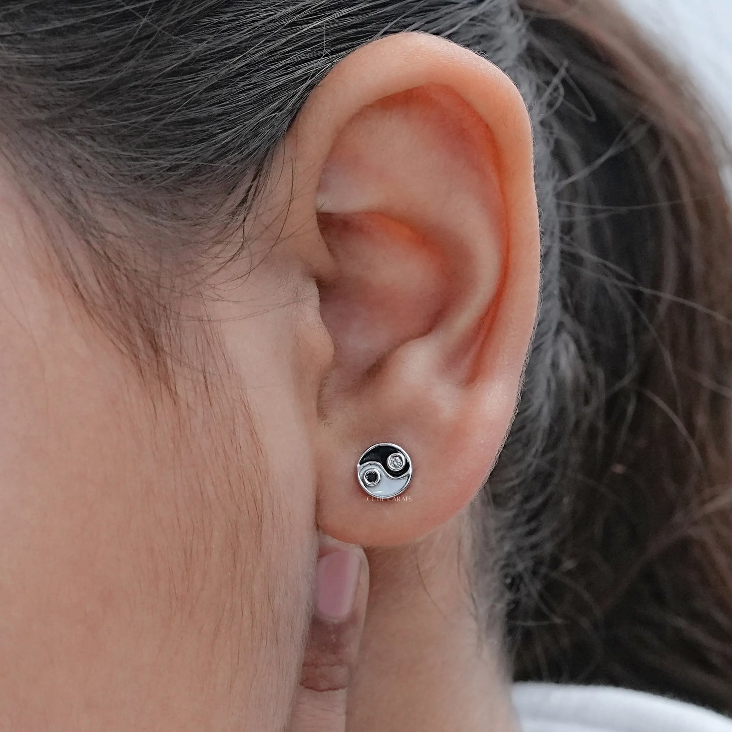 Yin Yang Round Diamond Enamel Stud