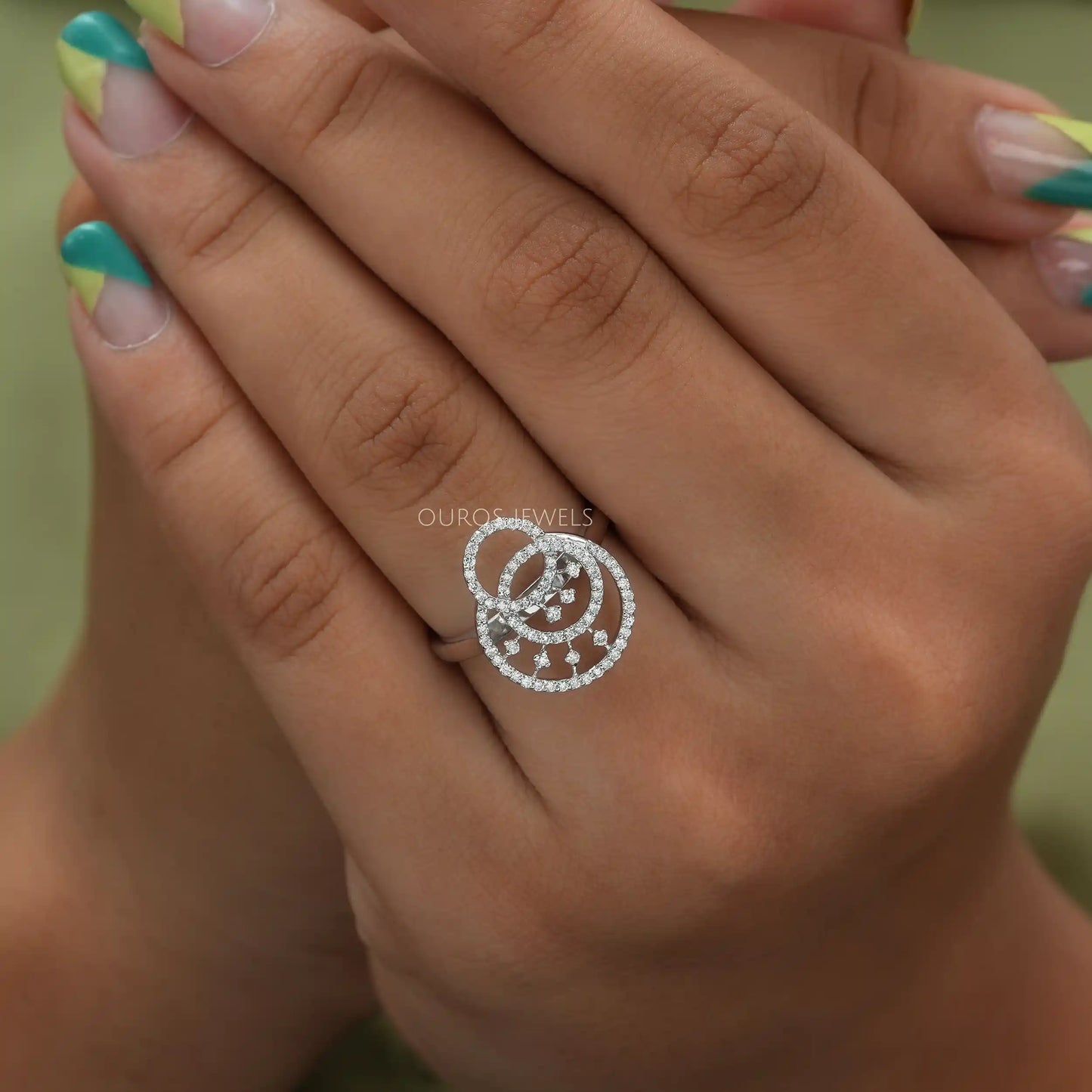 Cluster Round Diamond Dainty Ring