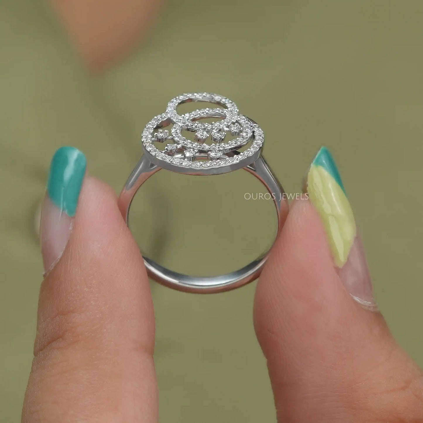 Cluster Round Diamond Dainty Ring