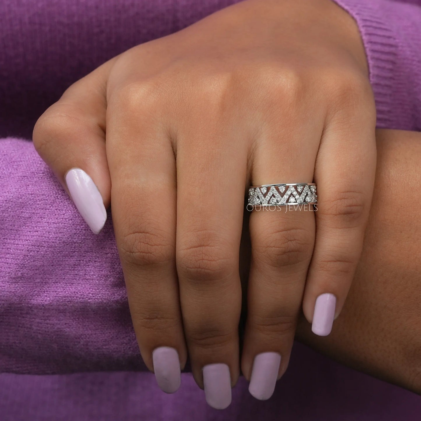 Round Cluster Diamond Wedding Band