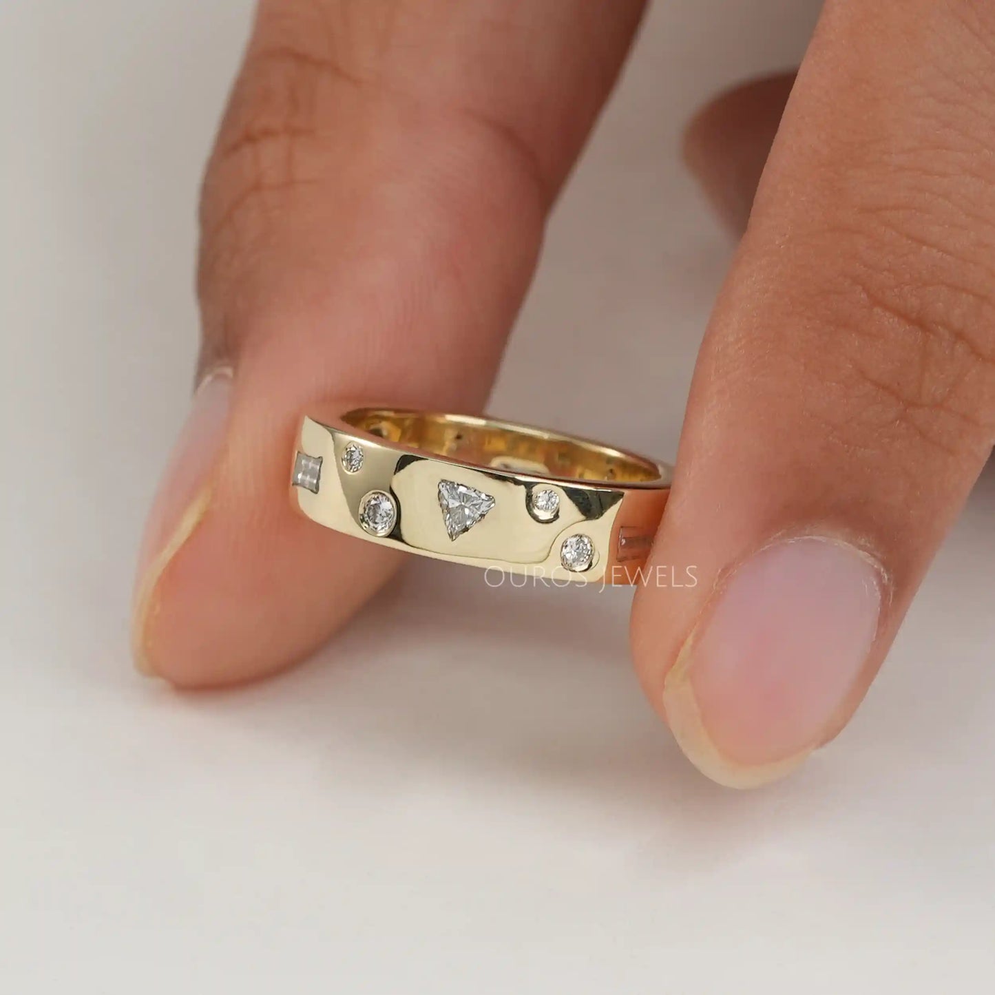 Multi Shape Flush Set Wedding Band