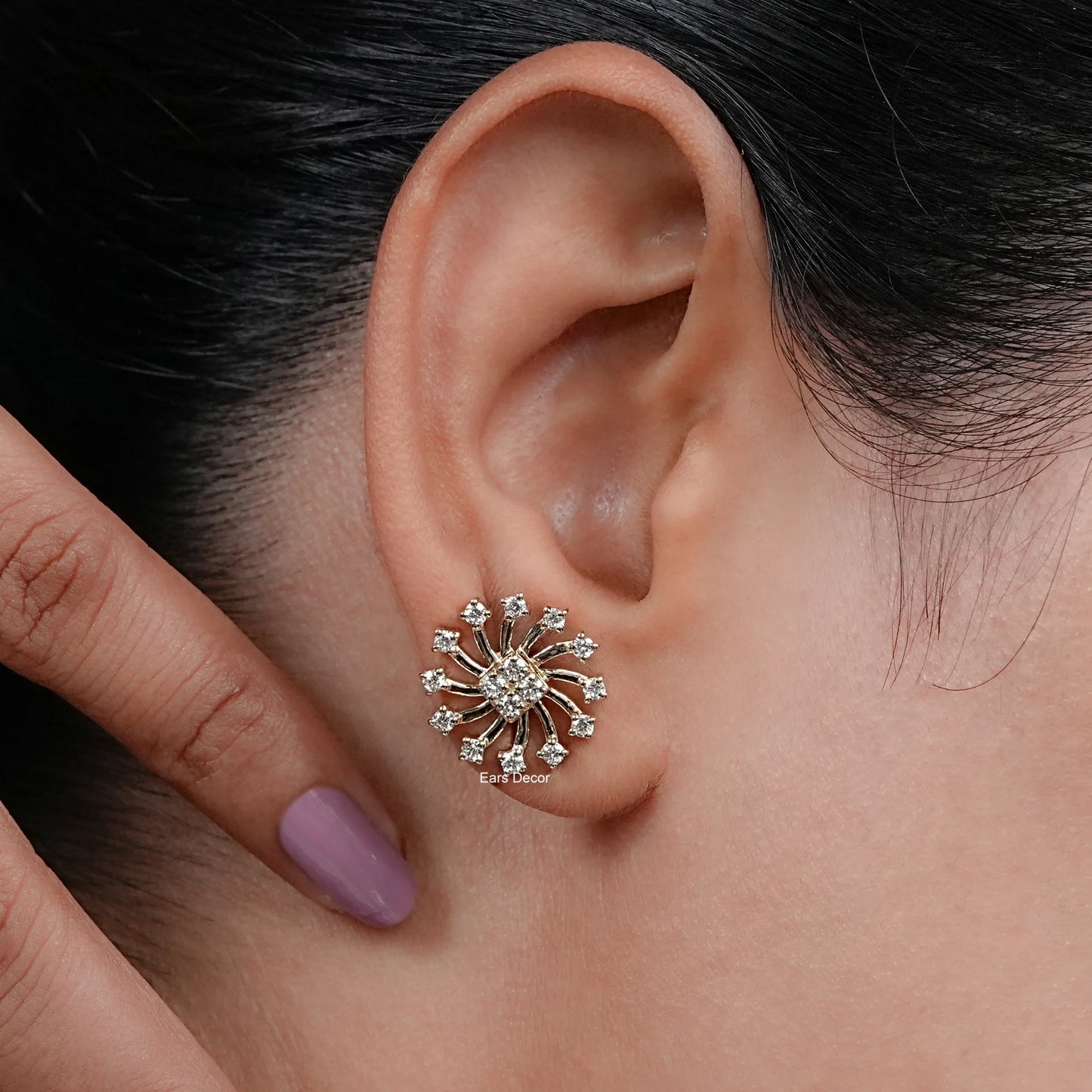 Earth Mined Round Diamond Stud Earrings