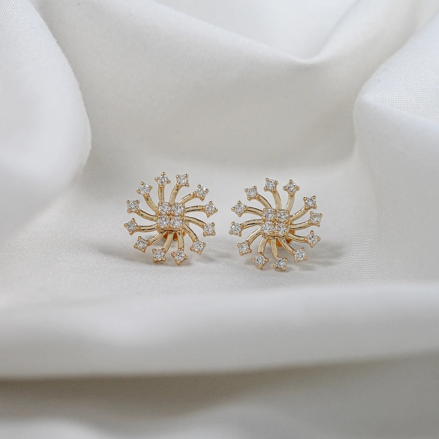 Earth Mined Round Diamond Stud Earrings