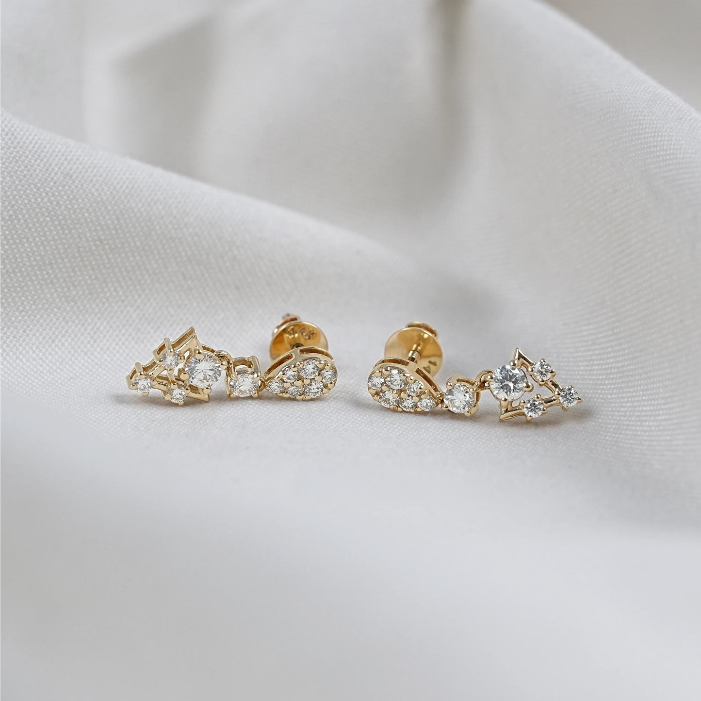 Round Diamond Cluster Drop Dangle Earrings
