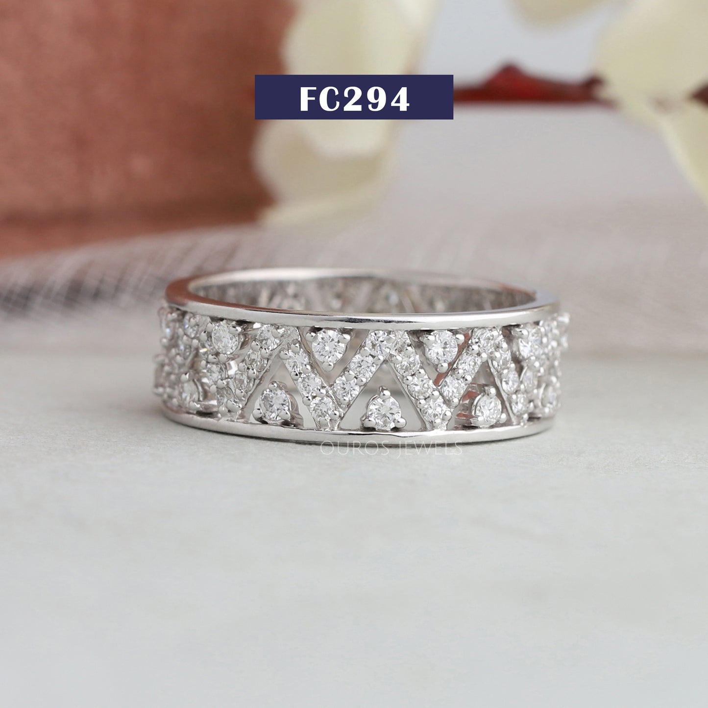 Round Cluster Diamond Wedding Band