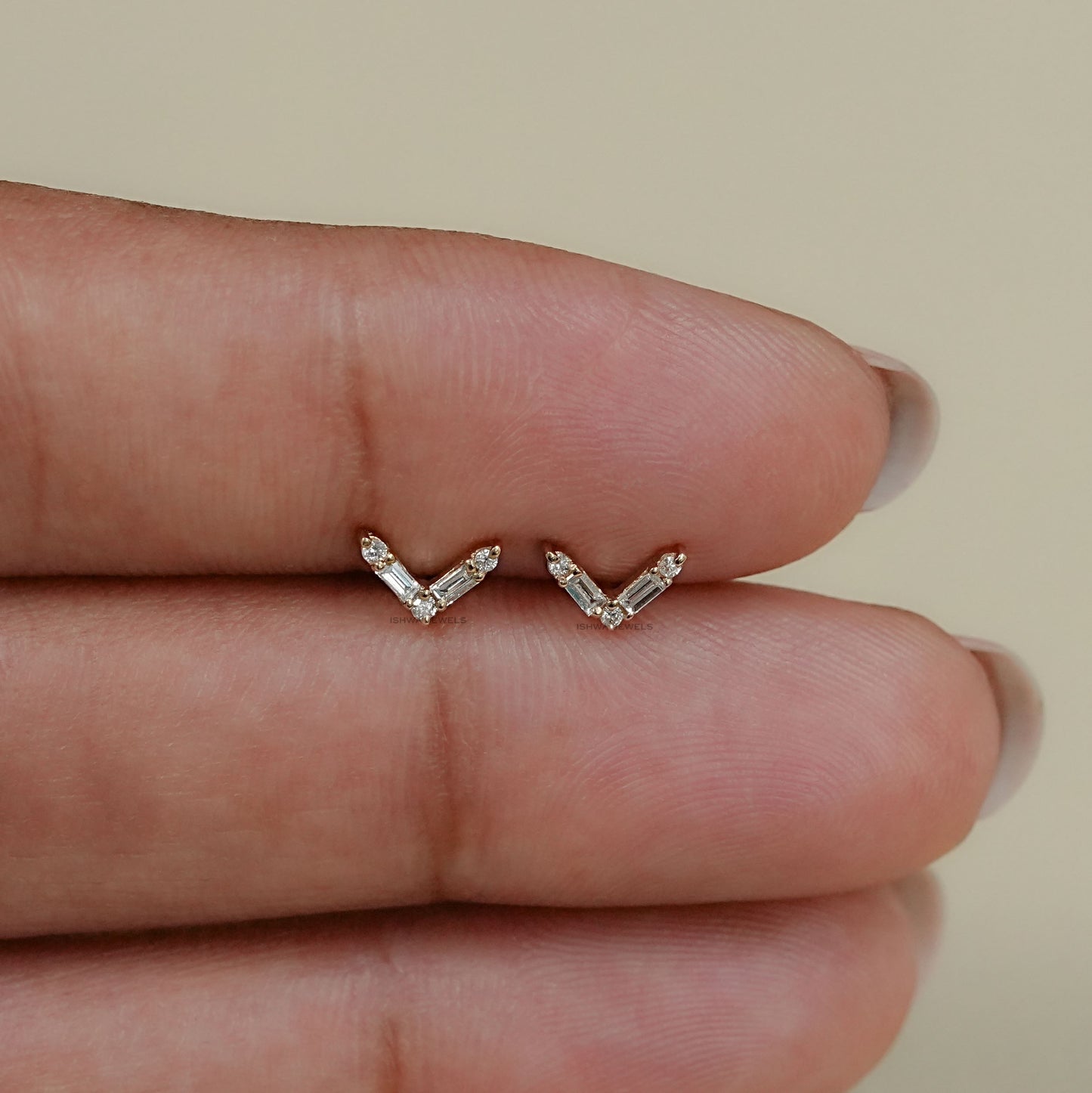 Baguette And Round Cut V-Shaped Stud Earring