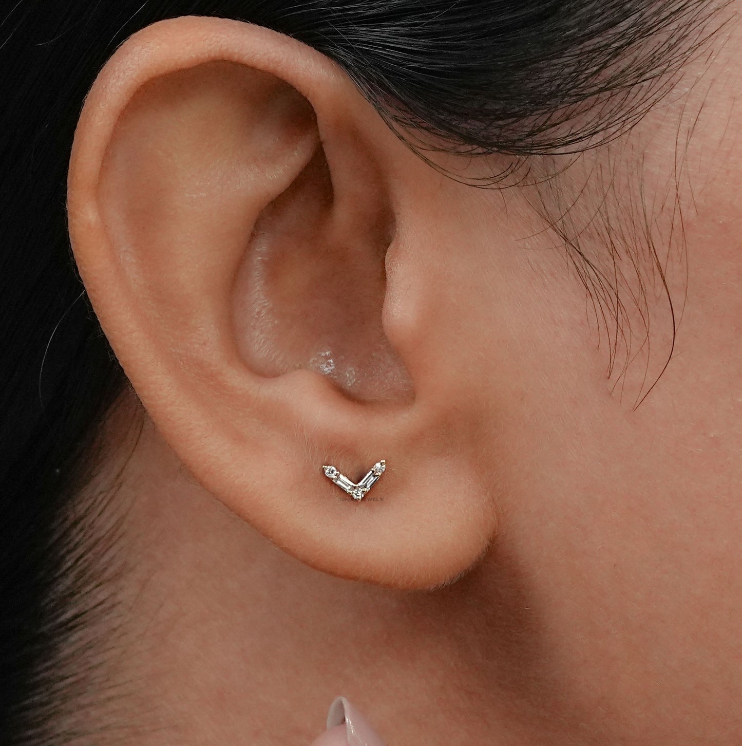 Baguette And Round Cut V-Shaped Stud Earring