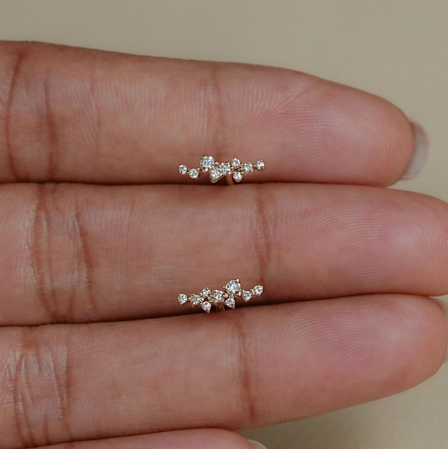Round Diamond Minimal Stud Earring