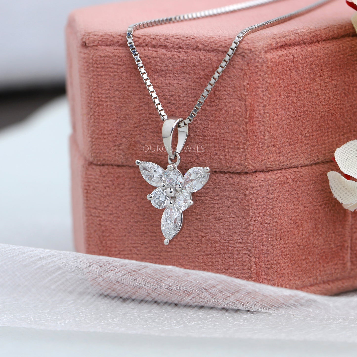 Floral Style Pendant Necklace