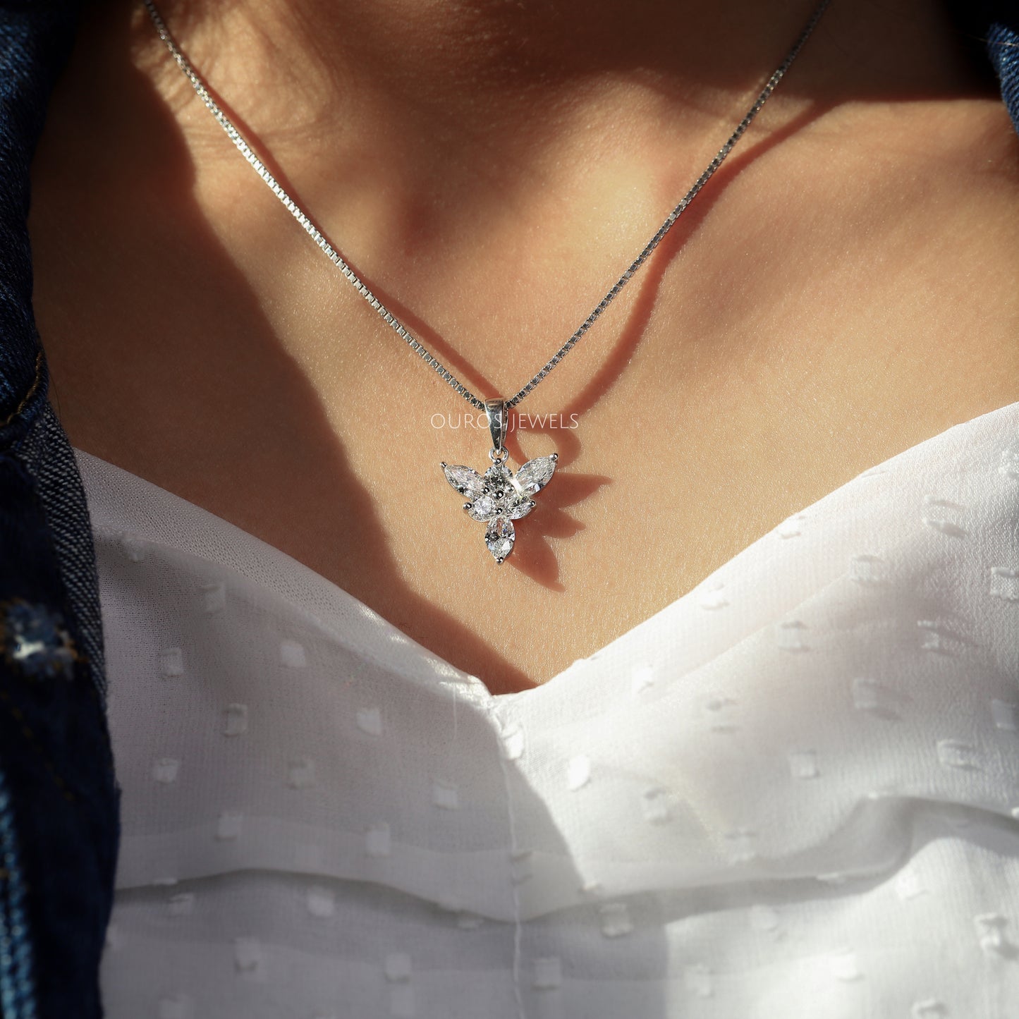 Floral Style Pendant Necklace