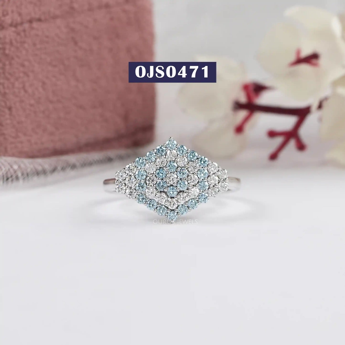 Round Cluster Diamond Anniversary Ring
