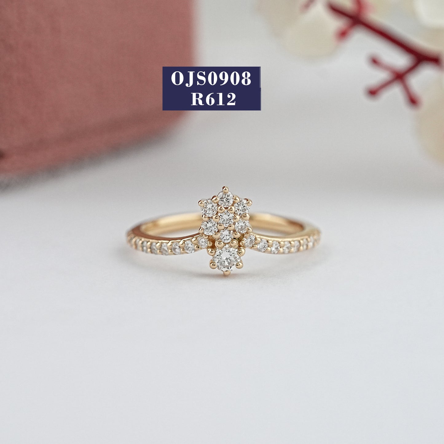 Round Cut Diamond Curved Shape Ring