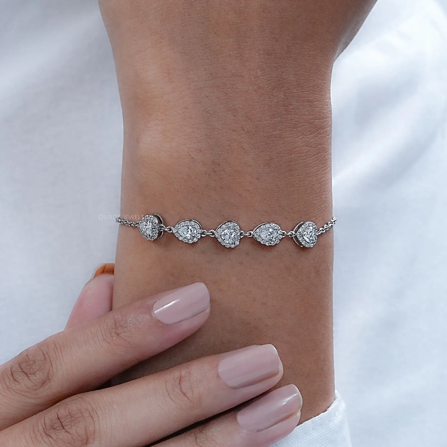 Round lab Grown Diamond Heart Bracelet
