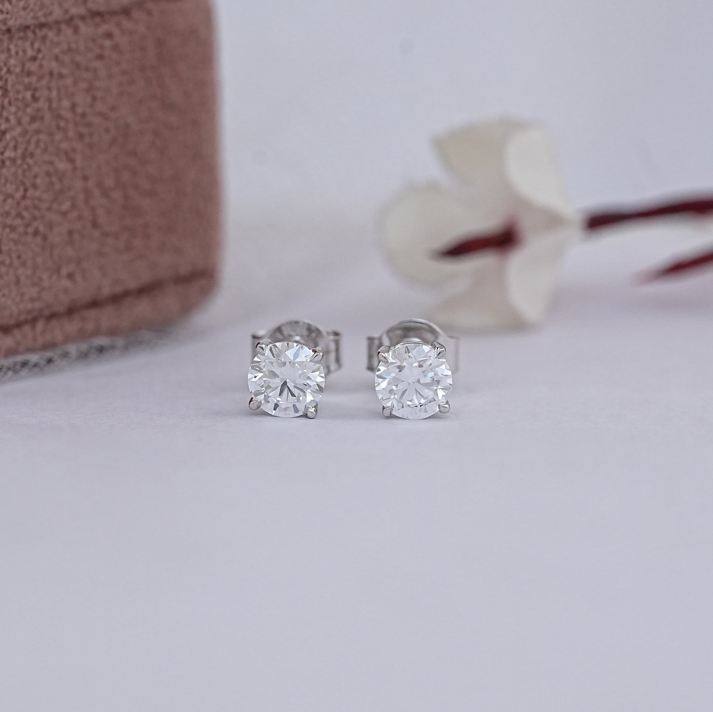 Round Cut Lab Grown Diamond Stud Earring