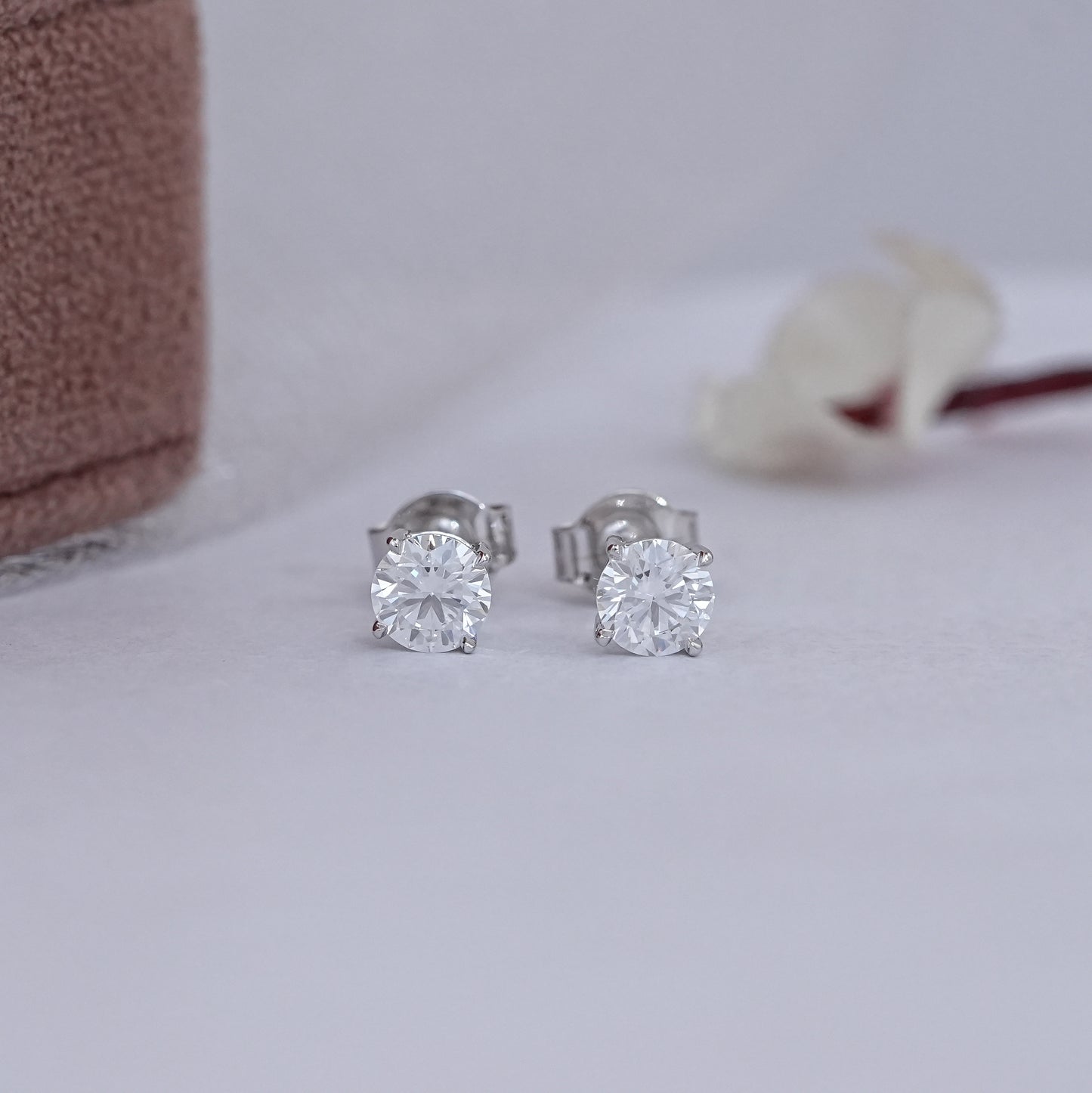 Round Cut Lab Grown Diamond Stud Earring