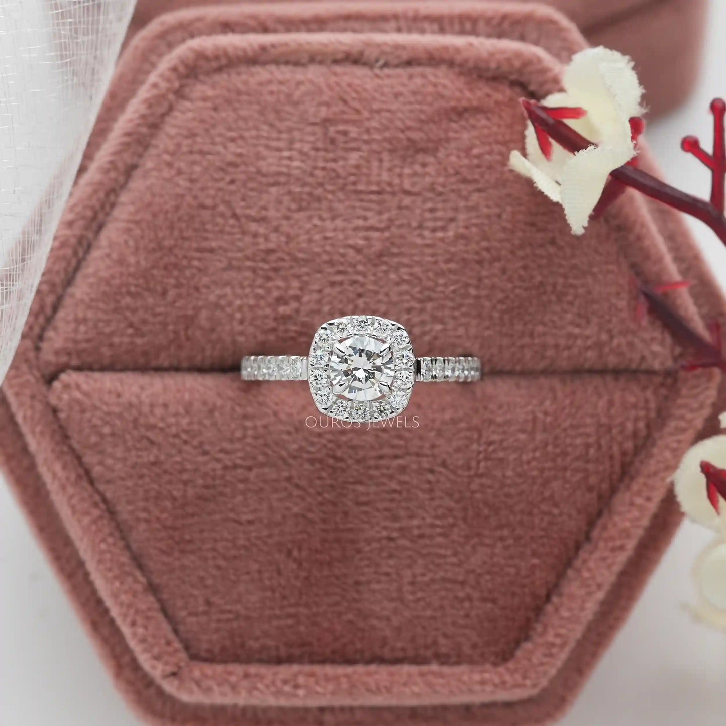 Round Diamond Halo Engagement Ring