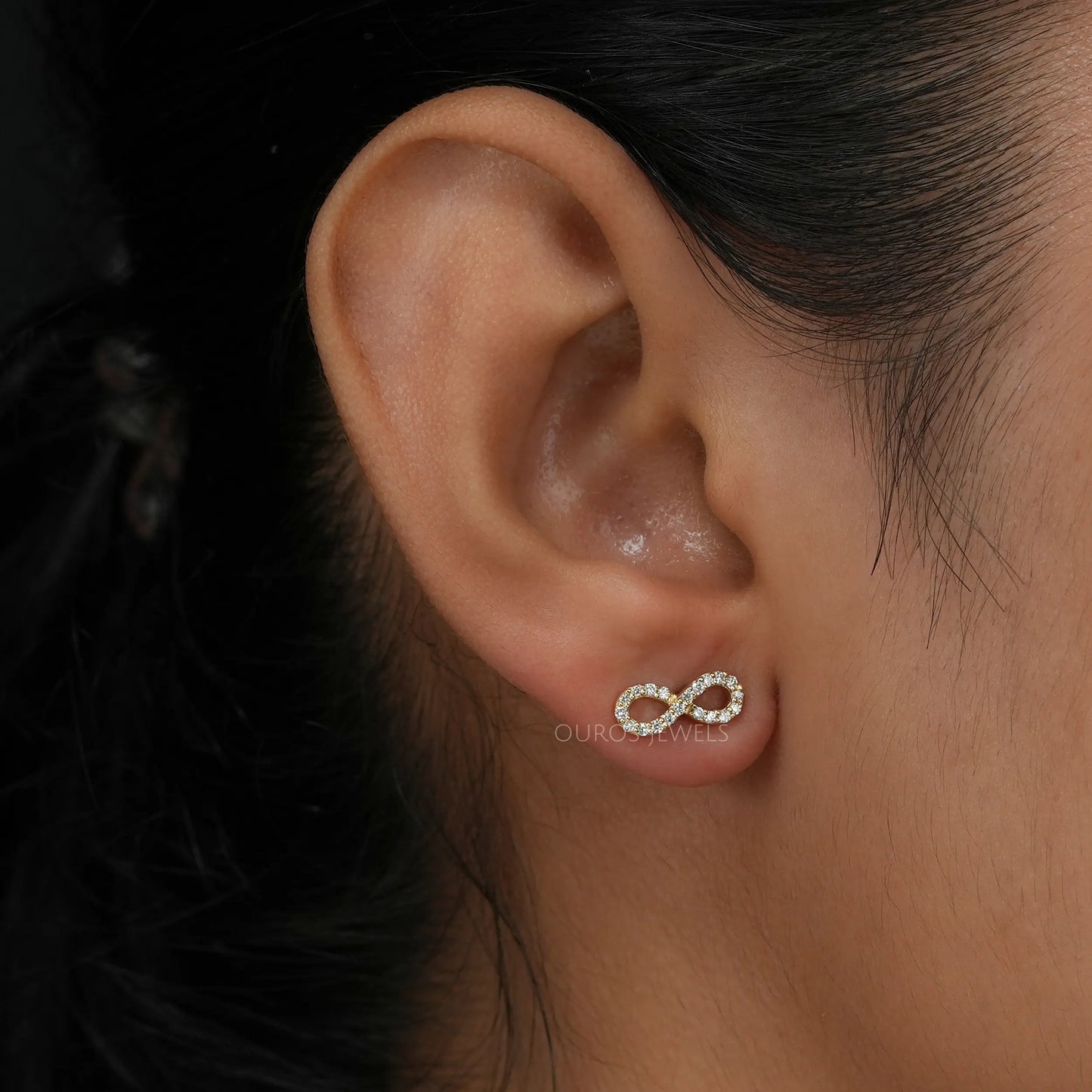 Round Diamond Infinity Design Earrings