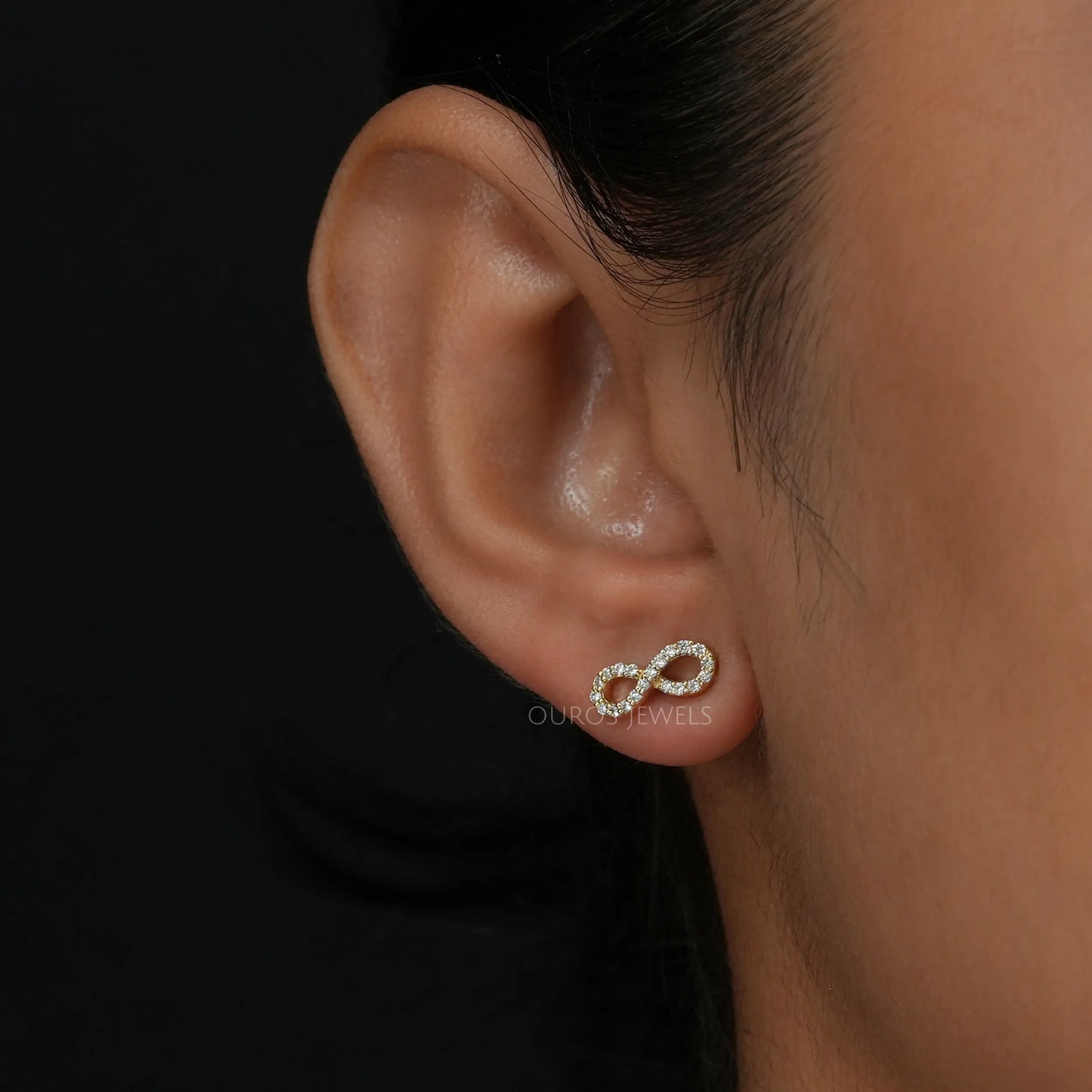 Round Diamond Infinity Design Earrings