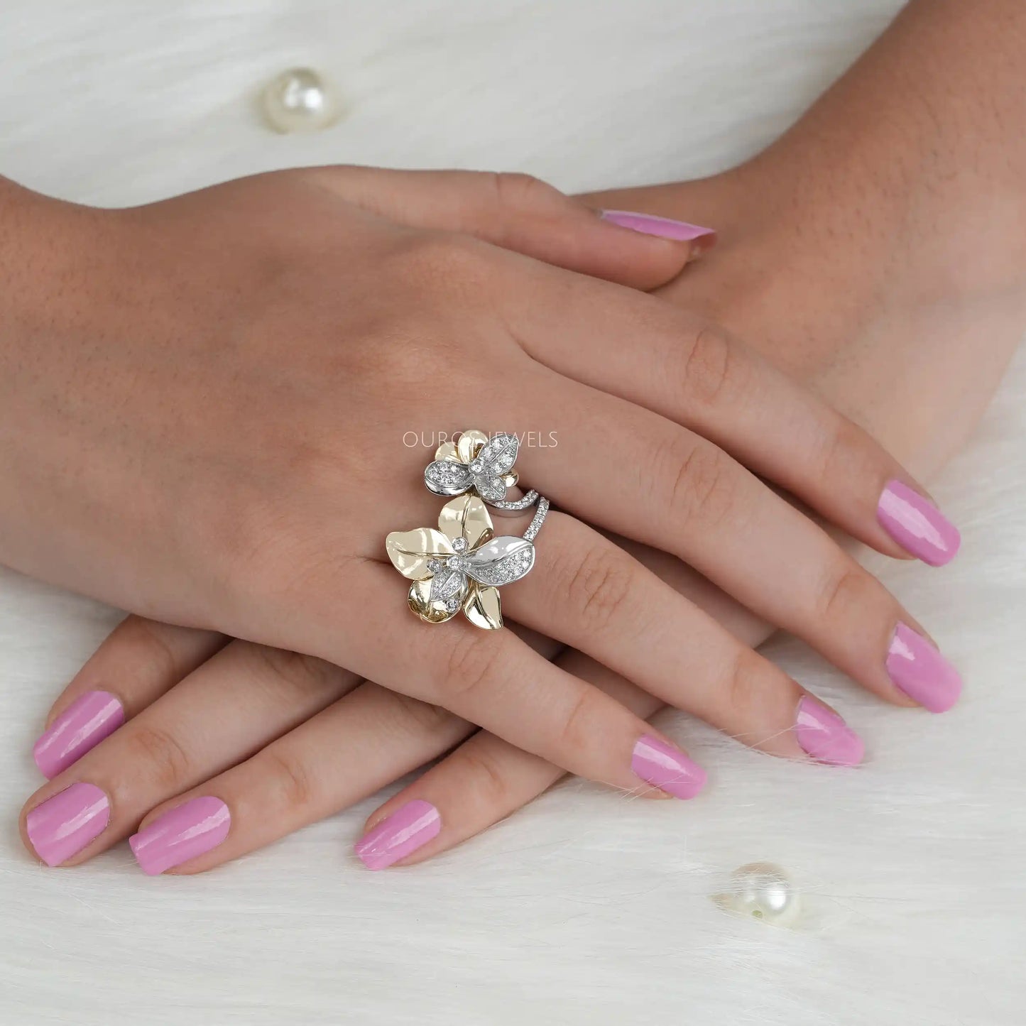 Round Pave Diamond Floral Ring