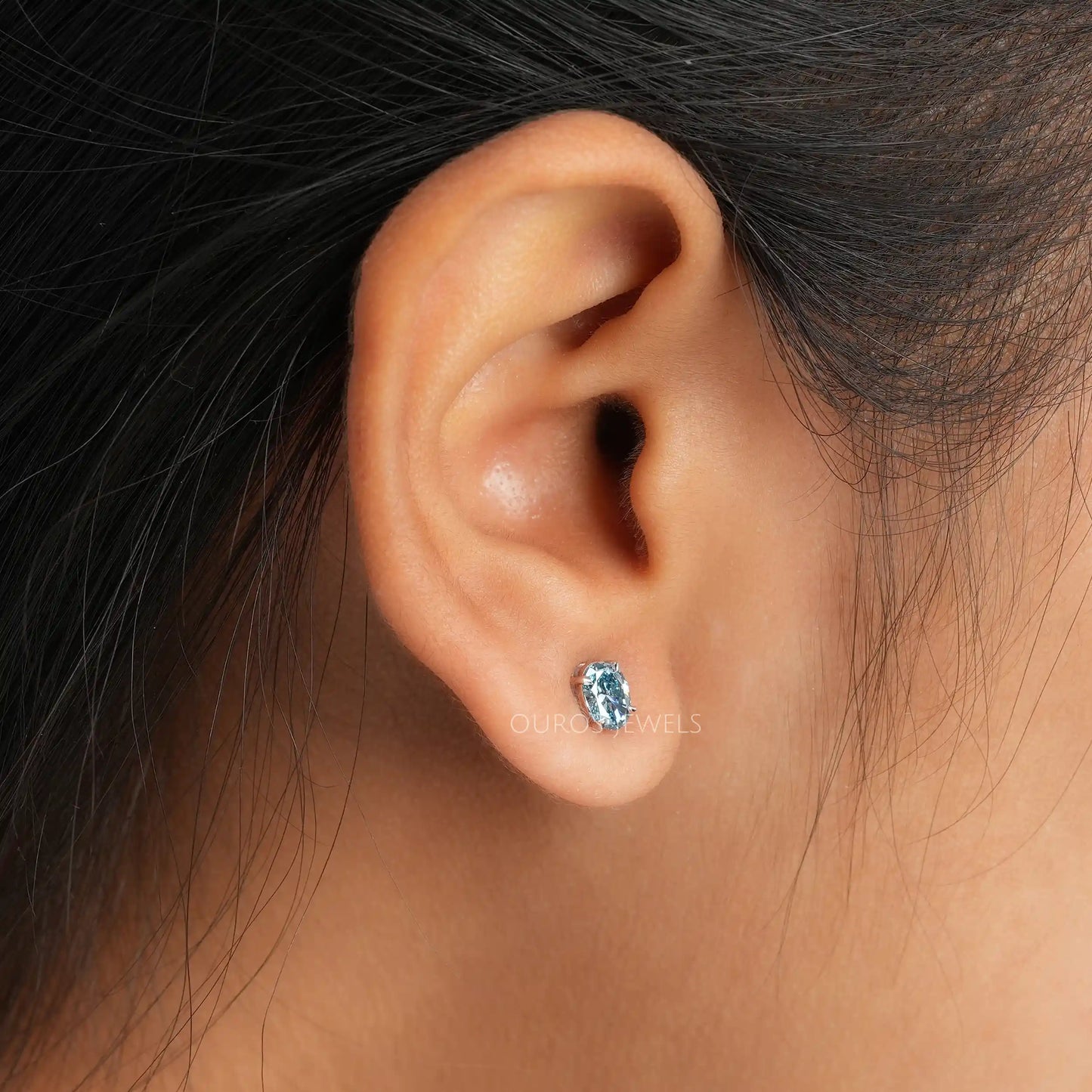 Blue Oval Cut Diamond Stud