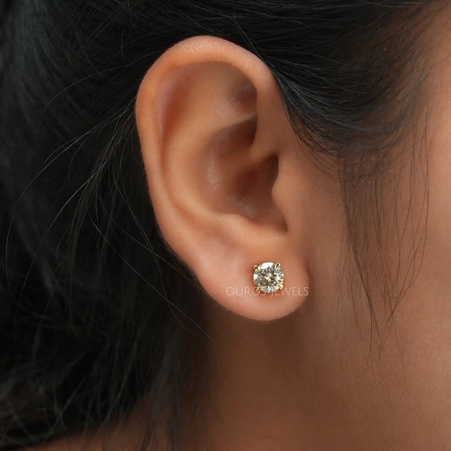 Round Cut Lab Grown Diamond Studs