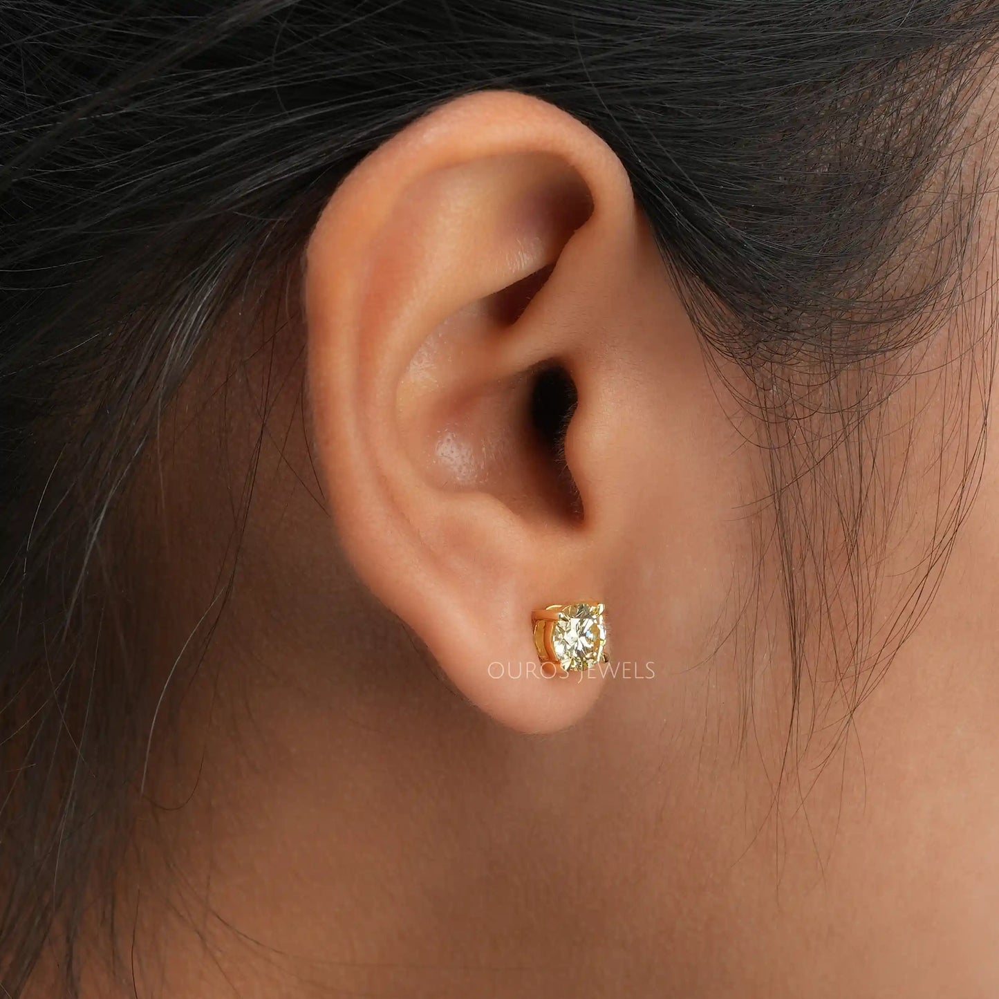 Round Cut Lab Grown Diamond Studs