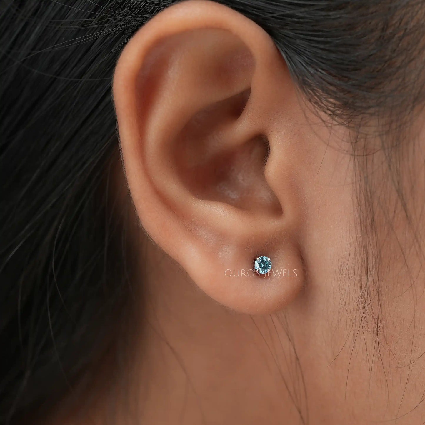 Blue Round Diamond Stud Earrings