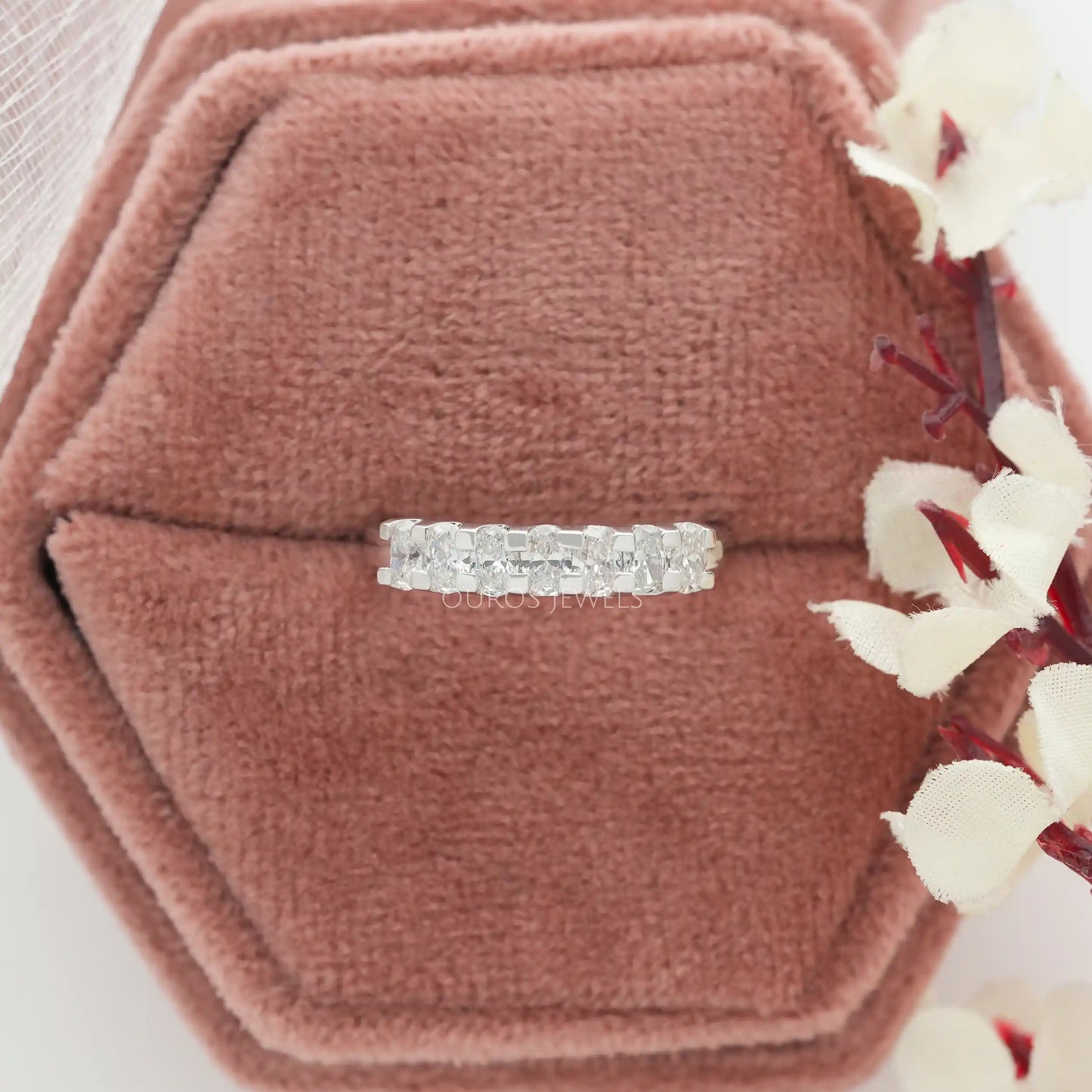 Oval Diamond 7 Stone Band