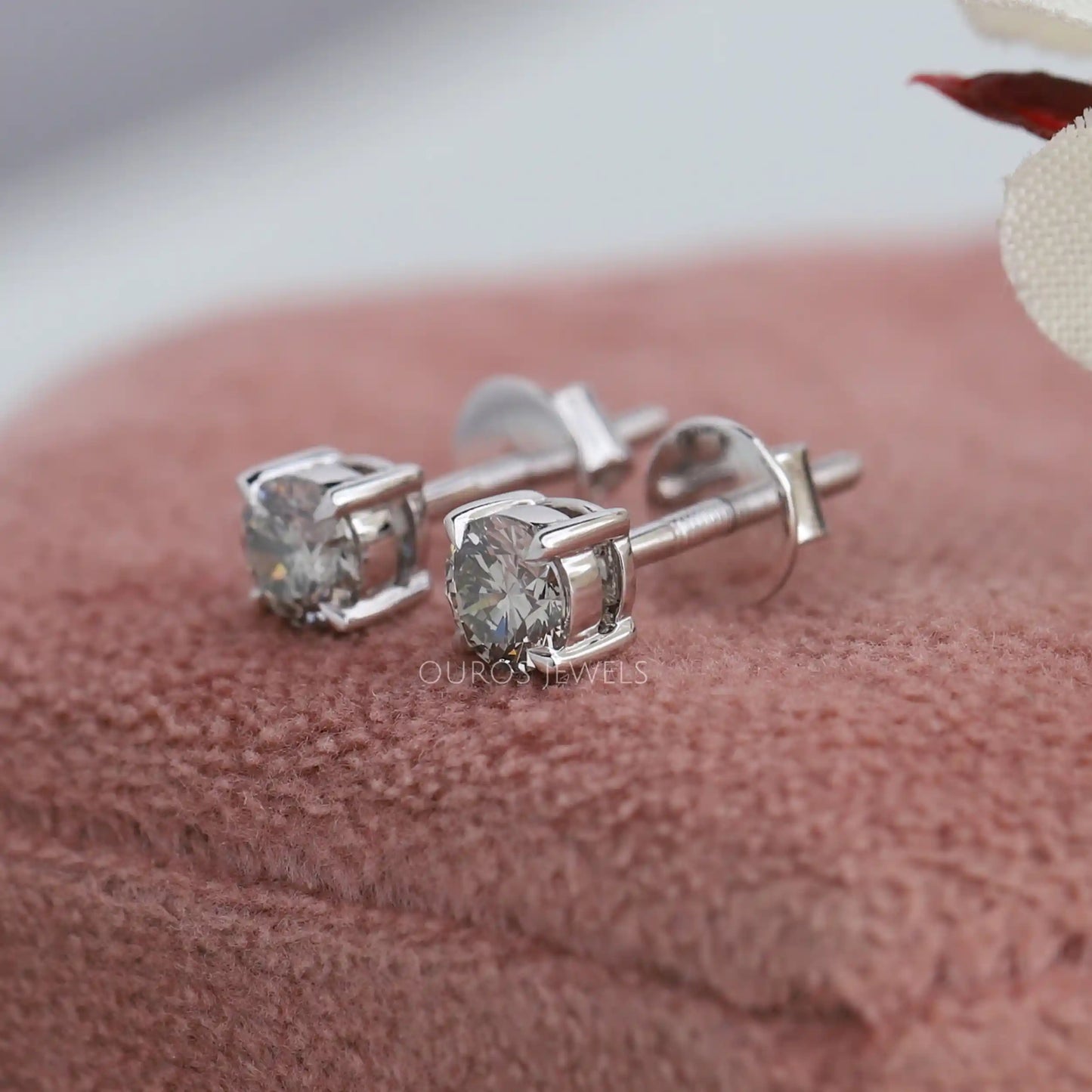 Olive Round Solitaire Stud Earring