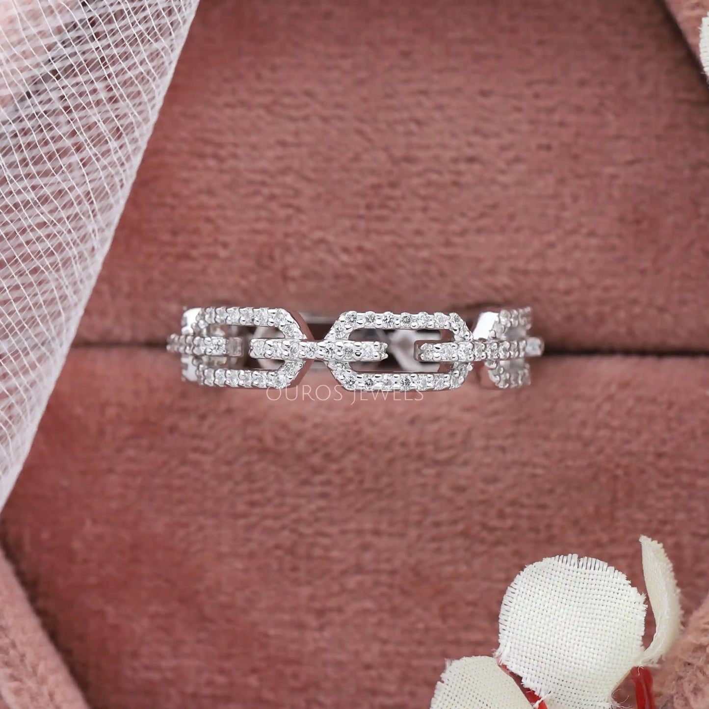 Round Diamond Link Chain Band