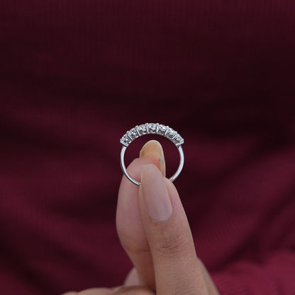 Round Cut Diamond Band