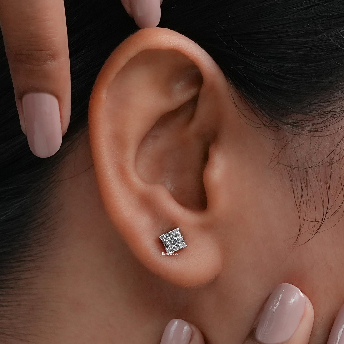 Round Diamond Minimalist Stud Earrings