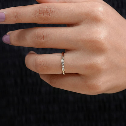 Round Diamond Dainty Ring