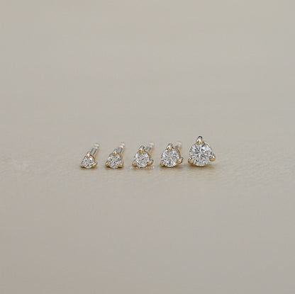 Round Diamond Stud Earring