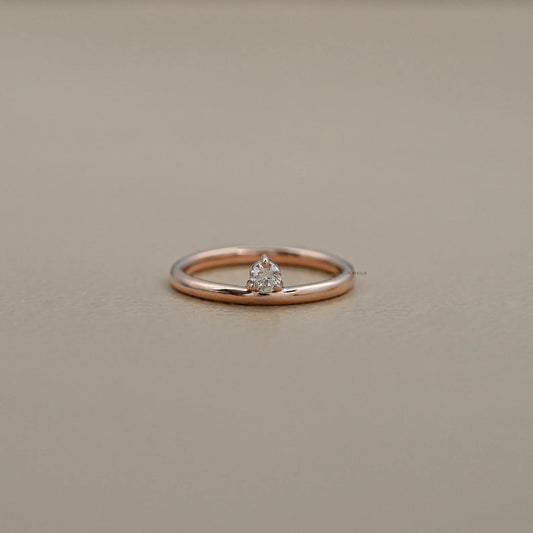 Round Cut Solitaire Engagement Ring