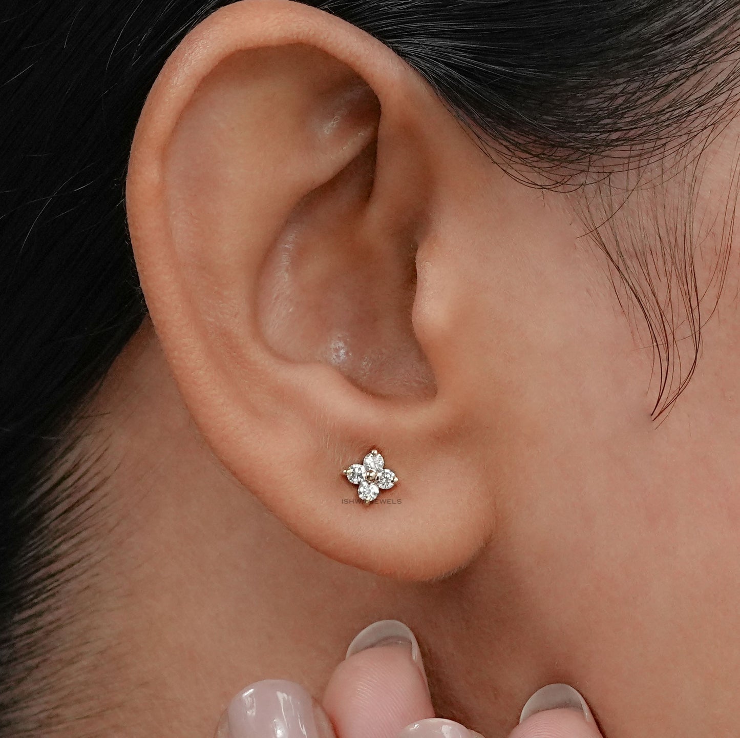 Round Diamond Flower Stud Earring