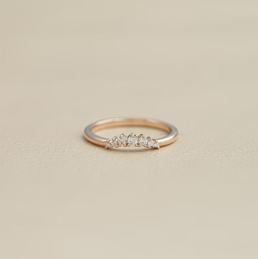 Round Diamond Chevron Band