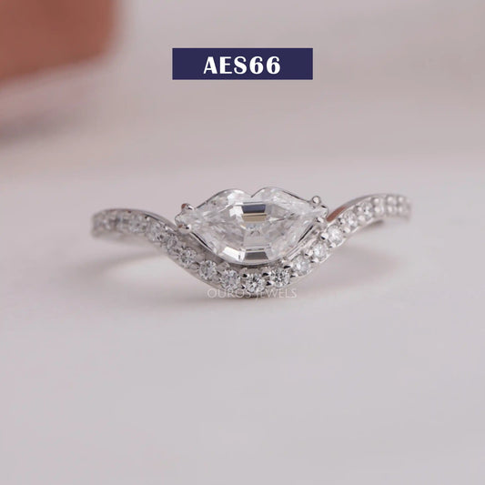 Lips Cut Diamond Curved Ring